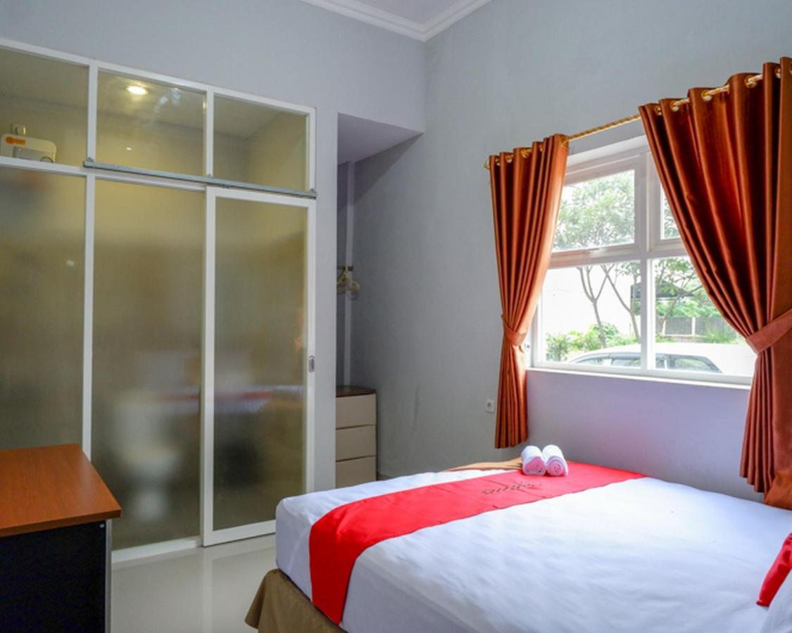 Reddoorz @ City Park Medoho Semarang Alastuwo Eksteriør billede